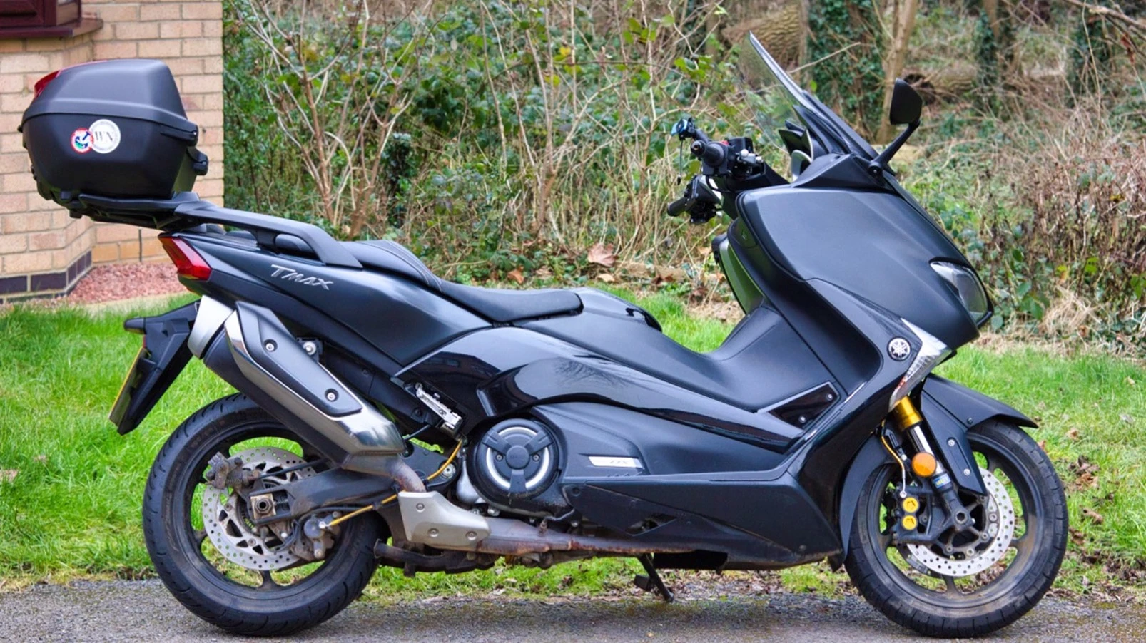2022 Yamaha TMax 560 review: maxi-scoot is faster than ever